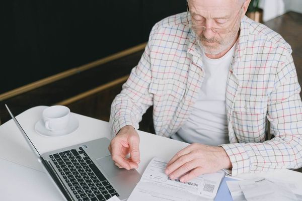 How to switch from employer insurance to medicare.
